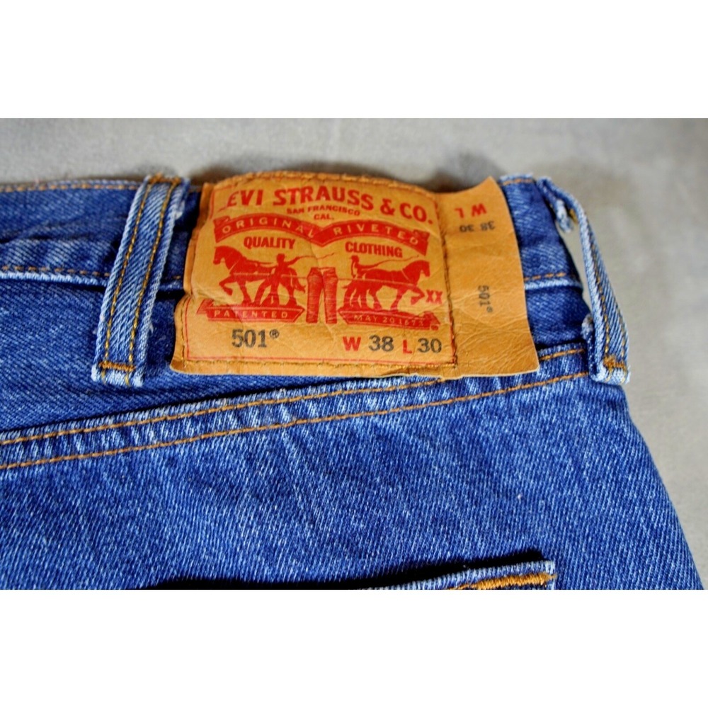 Levis 501 Button Fly Jeans Mens 38x30 Straight Leg Classic Denim Med Blue